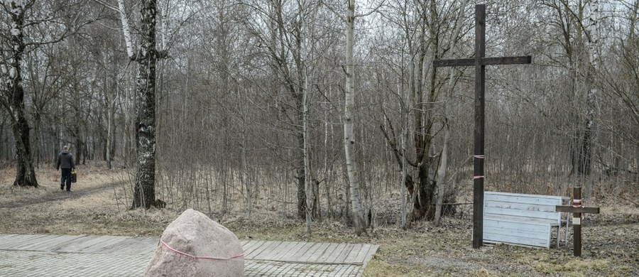 Nie ma postępów w budowie pomnika ofiar katastrofy smoleńskiej w Rosji. "Czekamy na zmianę stanowiska strony rosyjskiej" - usłyszał nasz reporter w Ministerstwie Kultury i Dziedzictwa Narodowego, które odpowiada za budowę obelisku w Smoleńsku. 