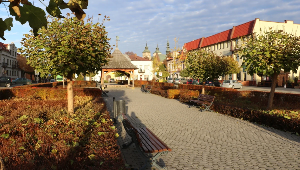 Templariusze, tajemnicze podziemia, kolegiata, krówki i zalewajka – to największe atrakcje Opatowa, który był dziś „Twoim Miastem w Faktach RMF FM”. Województwo świętokrzyskie odwiedziliśmy po raz drugi. Opatów powinien być obowiązkowym przystankiem waszej wyprawy w tym regionie!