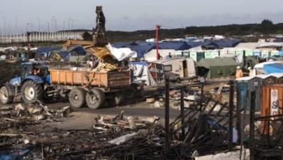 Hollande: Wielka Brytania musi wypełnić zobowiązania ws. nieletnich z Calais