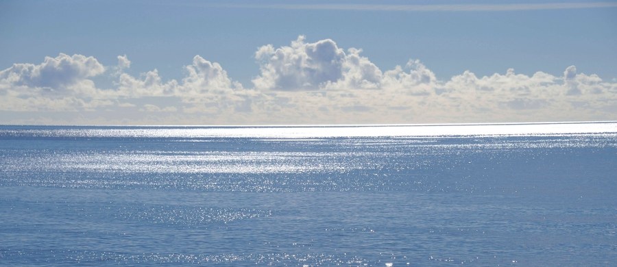 Po trzech latach przygotowań Brytyjczyk Ben Hooper rozpocznie we wtorek próbę przepłynięcia wpław Oceanu Atlantyckiego. Wystartuje z Dakaru i w ciągu pięciu miesięcy zamierza dopłynąć do brzegu Brazylii, pokonując trasę liczącą 1635 mil, czyli 3027 km.