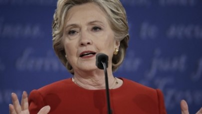 Sztab Hillary Clinton krytykuje FBI. Chodzi o ujawnienie przez śledczych dokumentów sprzed 15 lat