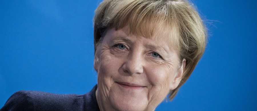 Kanclerz Niemiec Angela Merkel skrytykowała w środę represje stosowane przez władze Turcji wobec dziennikarzy. To reakcja na decyzję tureckiej prokuratury o wydaniu nakazu aresztowania 19 dziennikarzy "Cumhuriyet" podejrzanych o wspieranie Kurdów.