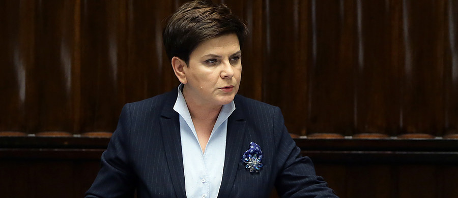 Nie straszcie Polaków reformą edukacji, jest ona dobrze przygotowana, a od niej powodzenia zależy przyszłość naszej ojczyzny – apelowała w Sejmie premier Beata Szydło do polityków, samorządowców i związkowców. W debacie nad wnioskiem Platformy Obywatelskiej o wotum nieufności wobec minister edukacji Anny Zalewskiej premier przekonywała, że rząd ma pieniądze na reformę edukacji, a także propozycję dla nauczycieli z gimnazjów, które mają zostać zniesione.