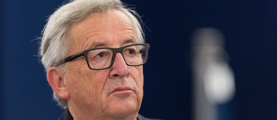 Szef Komisji Europejskiej Jean-Claude Juncker przyznał w wywiadzie dla belgijskiego dziennika "Le Soir", że UE nie ma realnych możliwości nałożenia sankcji na kraje członkowskie, którym zarzuca się naruszanie zasad demokratycznych.