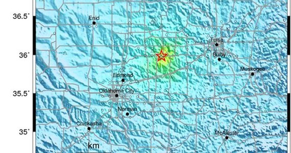 Trzęsienie ziemi o magnitudzie 5,0 nawiedziło w poniedziałek wieczorem czasu lokalnego środkową część amerykańskiego stanu Oklahoma - poinformowała amerykańska służba sejsmologiczna (USGS). Policja informuje o "dość pokaźnych zniszczeniach".