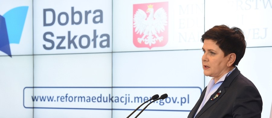 Rząd przyjął projekty ustaw wprowadzających reformę edukacji, w tym zmieniających strukturę szkół w Polsce, m.in. likwidujących gimnazja. Chodzi o dwa projekty ustaw: Prawo Oświatowe i Przepisy wprowadzające Prawo Oświatowe. 