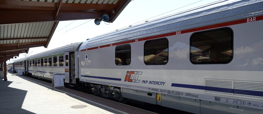 Więcej pociągów z Pomorza do Krakowa i Warszawy oraz dwa nowe połączenia ze Szczecina, przez Zieloną Górę, do Wrocławia - to główne zmiany, które przyniesie nowy rozkład jazdy PKP, który ma wejść w życiu 11 grudnia. Bilety będzie można kupić od najbliższego piątku.