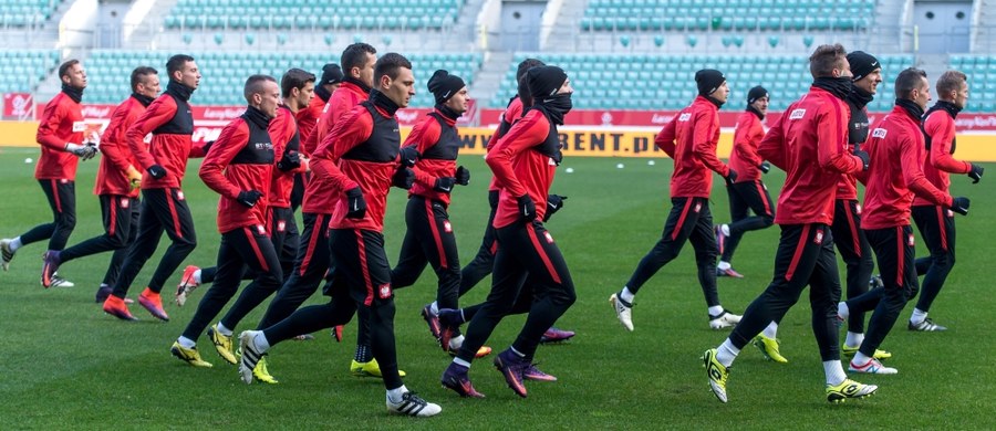 W nadchodzącym tygodniu fani sportu na pewno będą czekać na tenisowe wieści z turnieju Masters w Londynie. Za to już jutro ostatni mecz w tym roku rozegra nasza piłkarska kadra. Rywalem drużyny Adama Nawałki będzie we Wrocławiu Słowenia. W kolejnych dniach nie zabraknie też czegoś dla miłośników piłki ręcznej czy siatkówki.