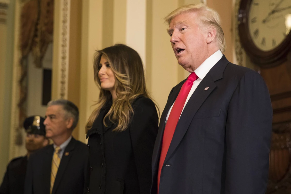 W swoim pierwszym wywiadzie od wygrania wyborów prezydenckich Donald Trump zasygnalizował złagodzenie swego stanowiska w niektórych sprawach. W bardzo pojednawczym tonie wypowiadał się o Hillary Clinton i Baracku Obamie.