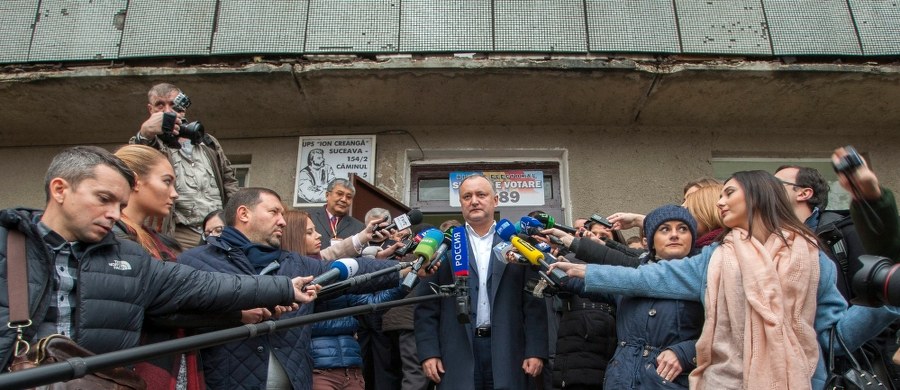 Zwolennik kursu prorosyjskiego Igor Dodon zwyciężył w drugiej turze wyborów prezydenckich w Mołdawii. Zdobył 5-procentową przewagę nad zwolenniczką zbliżenia z UE Maią Sandu - poinformowała Centralna Komisja Wyborcza.