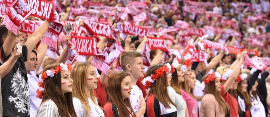 "W grze o posadę szkoleniowca narodowej drużyny siatkarzy pozostało 5 trenerów. Można powiedzieć, że faworytem jest kandydat spoza Europy" - przyznaje w rozmowie z dziennikarzem RMF FM prezes PZPS Jacek Kasprzyk. Nieoficjalnie dowiedzieliśmy się, że chodzi o Marcelo Mendeza, szkoleniowca z Argentyny.