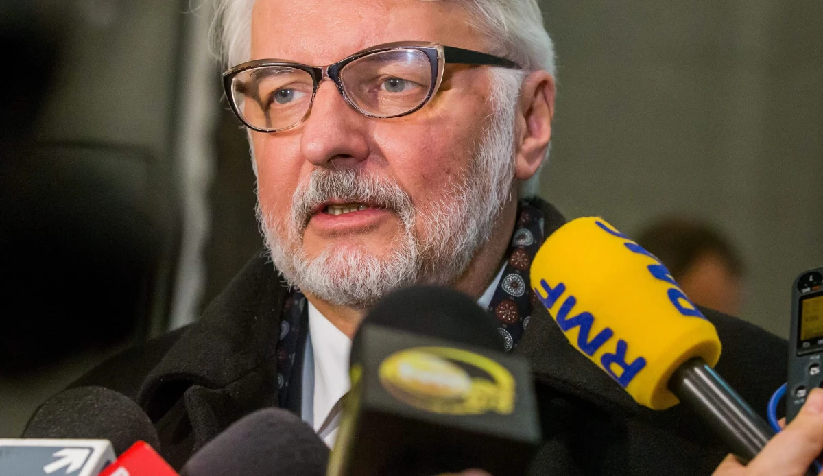 "Jeśli Rosja domaga się od nas szacunku i pragmatyzmu, to tak samo my domagamy się tego od niej; niech Rosja odda nam wrak Tu-154M i zniesie sankcje gospodarcze, którymi objęta jest Polska" - mówi szef MSZ Witold Waszczykowski.