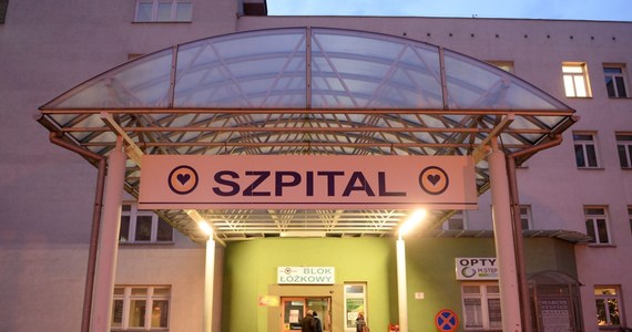 Zapowiedziane zwolnienia w szpitalu w Starachowicach stały się faktem. Wypowiedzenia dostało osiem osób, które były na dyżurze, gdy kobieta rodziła martwe dziecko na podłodze.