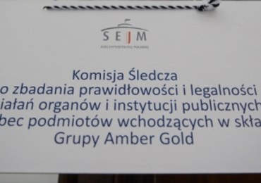 Przesłuchanie świadka przez komisję ds. Amber Gold bez pokazania twarzy. To policjantka