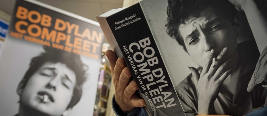 Amerykański pieśniarz i poeta Bob Dylan nie przyjedzie w grudniu do Sztokholmu, by odebrać przyznaną mu nagrodę Nobla w dziedzinie literatury - podała Akademia Szwedzka, która przyznaje tę nagrodę. Jako usprawiedliwienie podał "inne obowiązki".