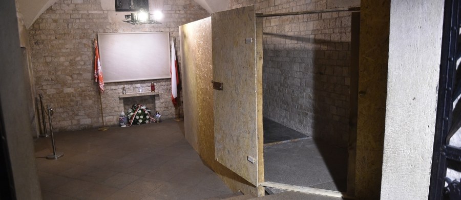 Do Prokuratury Krajowej wpłynęło dotychczas 17 zażaleń, sprzeciwów oraz wniosków o uchylenie decyzji ws. ekshumacji ofiar katastrofy smoleńskiej - powiedziała rzeczniczka PK prokurator Ewa Bialik.