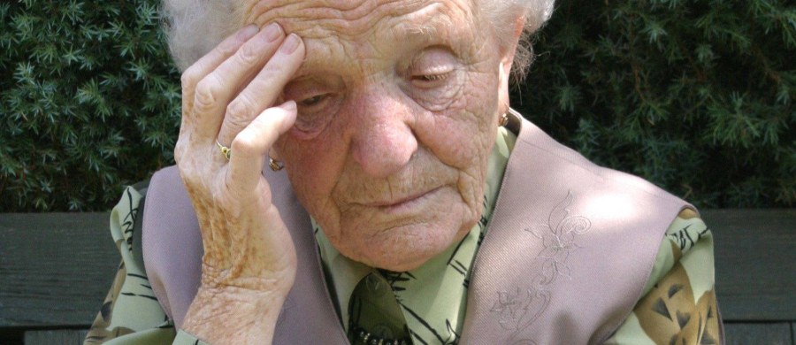 Co najmniej 15 tysięcy starszych osób padło we Włoszech ofiarą oszustów w zeszłym roku. W pierwszej połowie tego roku zgłoszono już ponad 9 tysięcy takich przypadków. W związku z tą plagą policjanci prowadzą pogadanki dla seniorów, także w kościołach.