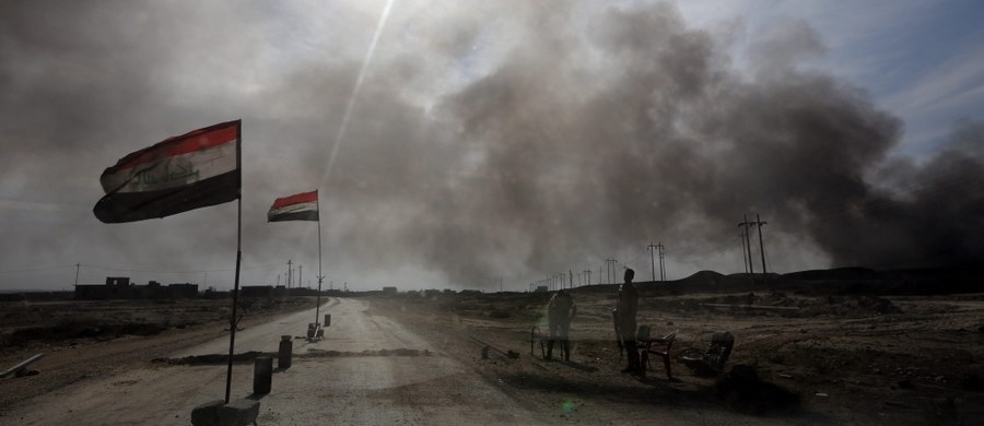 Irackie wojsko biorące udział w ofensywie na Mosul napotyka we wschodniej części miasta na zacięty opór ze strony broniących się tam dżihadystów z Państwa Islamskiego - powiedział generał sił specjalnych Iraku Sami al-Aridi. W rozmowie z agencją Associate Press dowódca poinformował, że irackie oddziały w sobotę rano wkroczyły do dwóch dzielnic na wschodzie miasta. 