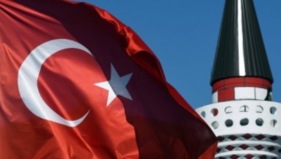 Jeżeli gwałciciel poślubi ofiarę gwałtu, uniknie kary. ONZ potępia turecką ustawę