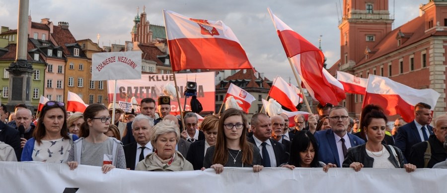 "Najgłośniej krzyczą ci, którzy powinni milczeć. Muszą być naprawdę spanikowani" – Marek Pyza i Marcin Wikło w swoim artykule na łamach nowego wydania „wSieci” odpowiadają na pytanie: „Kto się boi ekshumacji?”.