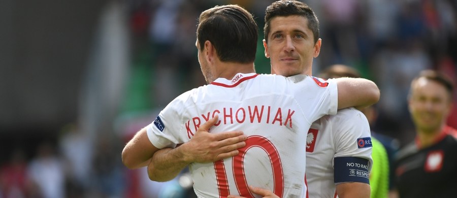 Napastnik Bayernu Monachium Robert Lewandowski i pomocnik Paris Saint-Germain Grzegorz Krychowiak zostali nominowani do Drużyny Roku UEFA. Organizacja wyłoniła ich na podstawie osiągnięć klubowych i reprezentacyjnych. 