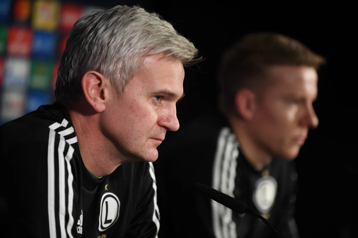 „Nikt nie zabroni nam walczyć. Nie będziemy się bać, bo nie ma czego” – powiedział trener Legii Warszawa Jacek Magiera przed wtorkowym spotkaniem wyjazdowym z Borussią Dortmund w piątej kolejce piłkarskiej Ligi Mistrzów. W pierwszej kolejce fazy grupowej Legia przegrała na własnym boisku z Borussią 0:6.