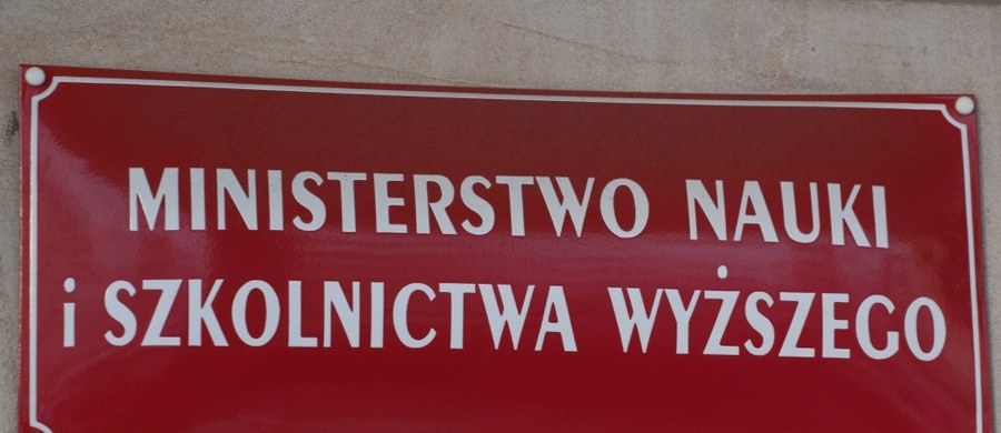 Kuriozalna odpowiedź Ministerstwa Nauki i Szkolnictwa Wyższego w sprawie braku dofinansowania obecności polskich wynalazców na Międzynarodowych Targach Wynalazczości Brussels Innova 2016. "W opinii MNiSW jakkolwiek wydarzenia te promują polską wynalazczość, trudno wskazać na ich wybitnie innowacyjny charakter" - napisała w przesłanym do redakcji RMF FM oświadczeniu Katarzyna Zawada z  MNiSW. Innymi słowy ministerstwo nauki uważa, że polskie wynalazki prezentowane na targach w Brukseli nie są dosyć wybitne.