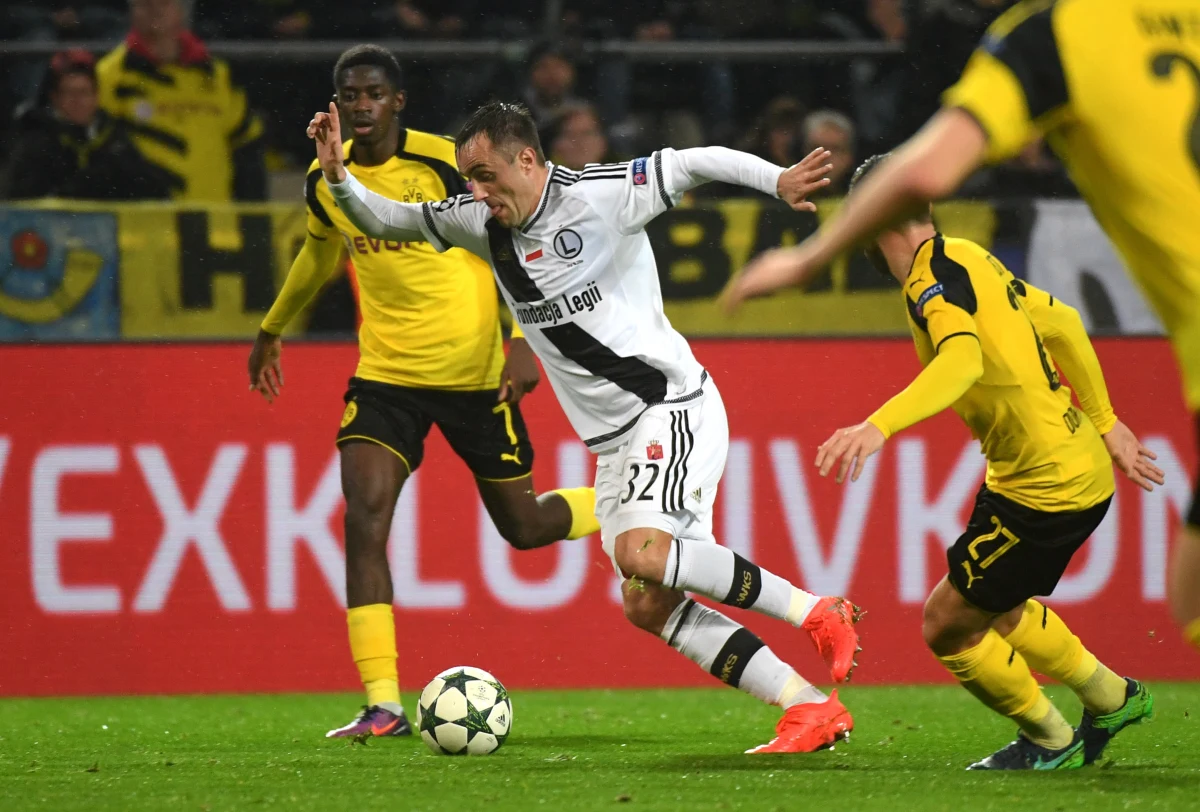 "Szaleństwo w Dortmundzie. Borussia zmiotła Legię Warszawa ze stadionu" - napisała internetowa strona tabloidu "Bild", po tym jak wicemistrzowie Niemiec pokonali polski zespół 8:4 w 5. kolejce piłkarskiej Ligi Mistrzów.