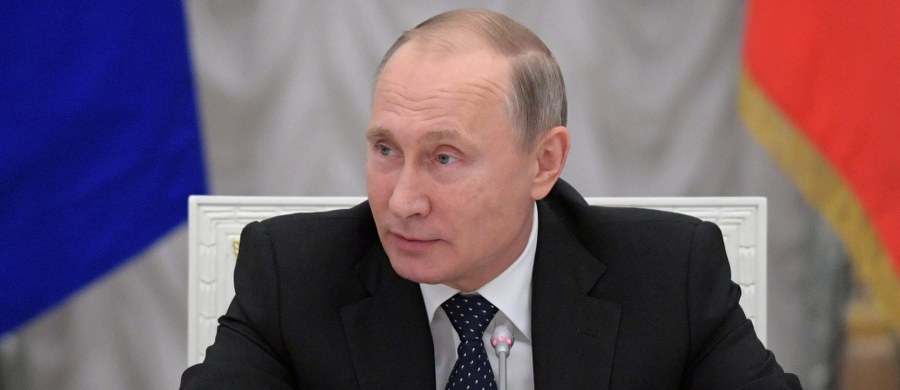 ​Prezydent Władimir Putin powiedział, że cieszy go, iż politycy francuskiej prawicy, którzy chcą wziąć udział w wyborach prezydenckich, deklarują wolę poprawy stosunków z Rosją. Pochwalił w tym kontekście Francoisa Fillona.
