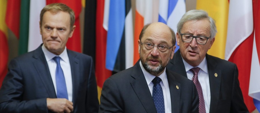 ​Szefowie KE i Rady Europejskiej Jean-Claude Juncker oraz Donald Tusk wyrazili żal z powodu zapowiedzianego odejścia z polityki unijnej przewodniczącego Parlamentu Europejskiego Martina Schulza. Zapowiedzieli jednak, że sami nie zamierzają rezygnować ze swoich funkcji.