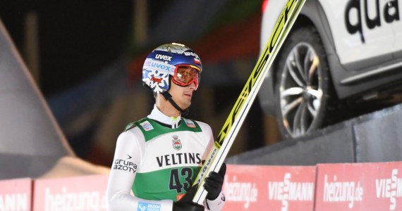 W piątek fanów skoków narciarskich czeka mocne otwarcie sezonu. W pierwszej serii konkursu Pucharu Świata w fińskim Kuusamo wystąpi siedmiu Polaków.