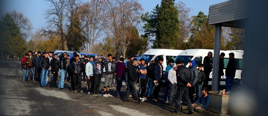 Bułgarski premier Bojko Borysow, który po raz drugi w ciągu ostatniej doby odwiedził Charmanli, obiecał mieszkańcom miasta protestującym przeciw obecności agresywnych migrantów, że cudzoziemcy, którzy wszczęli bunt w ośrodku dla uchodźców, zostaną przesiedleni.