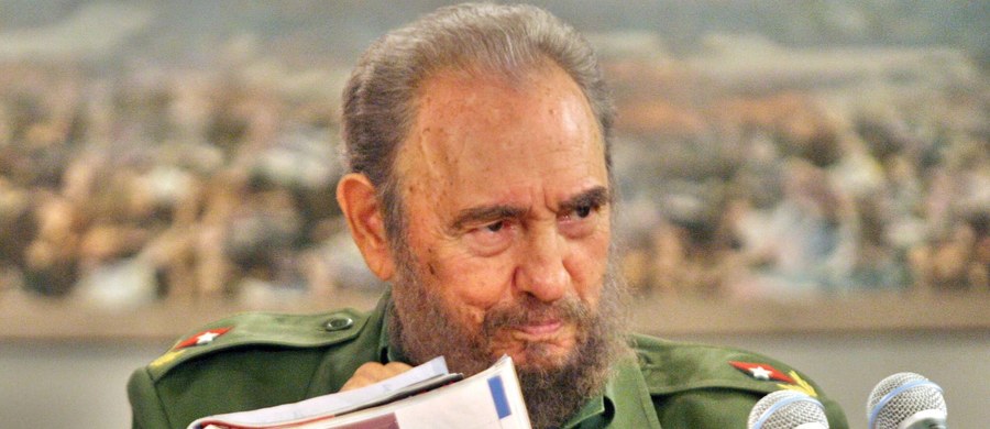 "W chwili odejścia Fidela Castro wyciągamy rękę przyjaźni do Kubańczyków. Wiemy, że ta chwila wypełnia Kubańczyków - na Kubie i w USA - potężnymi emocjami" - napisał prezydent USA Barack Obama. Podkreślił, że Castro na “niezliczone sposoby zmienił przebieg życia poszczególnych osób, rodzin i kubańskiego narodu".