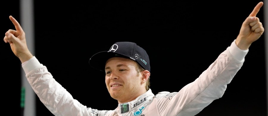 Niemiec Nico Rosberg zajął drugie miejsce w kończącym sezon wyścigu o Grand Prix Abu Zabi, dzięki czemu utrzymał prowadzenie w klasyfikacji generalnej i został mistrzem świata Formuły 1. Najszybszy był drugi z kierowców Mercedesa GP Brytyjczyk Lewis Hamilton.