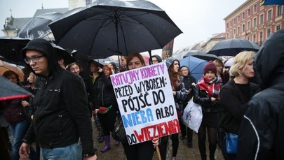 Sondaż: Ponad połowa Polaków nie chce zmiany przepisów dot. aborcji