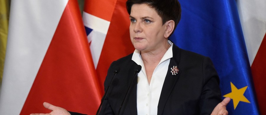 Rząd PiS wprowadza zmiany, które będą zachęcające do powrotu - w ten sposób premier Beata Szydło zwróciła się w poniedziałek w Londynie do Polaków w Wielkiej Brytanii. Wracajcie, mogę was zapewnić, że państwo polskie przyjmie was z otwartymi ramionami - mówiła.
