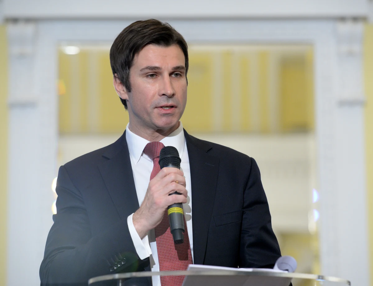 Dymisja w Ministerstwie Spraw Zagranicznych. W trybie natychmiastowym odwołany został wiceminister Roberta Grey. Odpowiadał za dyplomację ekonomiczną oraz za politykę amerykańską i azjatycką.