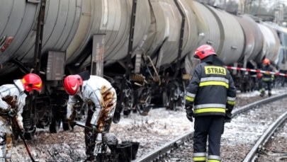 Śląskie: Zderzenie dwóch pociągów towarowych. Jeden z maszynistów ranny