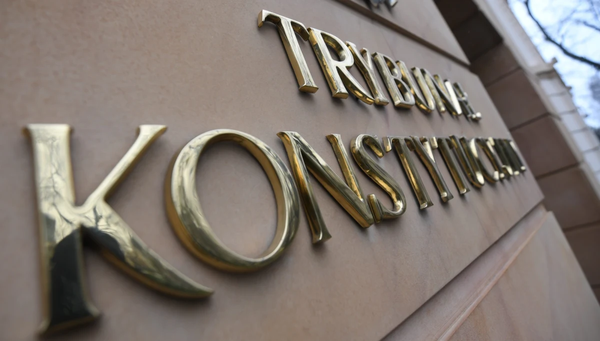 Dzisiaj rocznica ostatniego dnia, kiedy losy Trybunału Konstytucyjnego można było przewidzieć w oparciu o znane prawo. Dziś także ostatni dzień, w którym sędziowie mogli uniknąć wprowadzenia wojny do samego Trybunału. Teraz niemożliwe jest ani jedno, ani drugie.