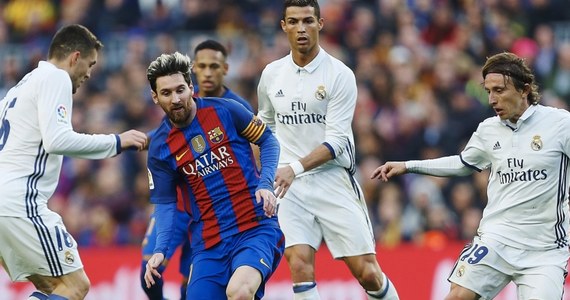 Piłkarze Barcelony zremisowali u siebie z Realem Madryt 1:1 (0:0) w 233. w historii El Clasico. Po 14 kolejkach ekstraklasy broniący tytułu Katalończycy tracą sześć punktów do pierwszych w tabeli "Królewskich", którzy zachowali status jedynej niepokonanej drużyny.