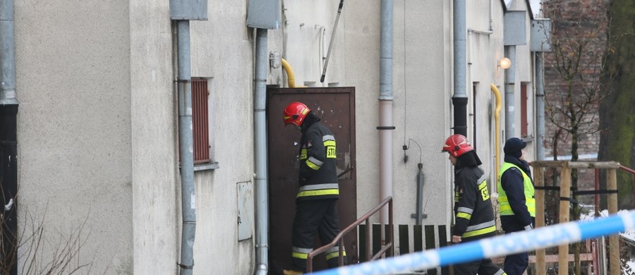 W mieszkaniu na warszawskiej Pradze eksplodował ładunek wybuchowy, to nie była eksplozja gazu - oficjalnie informacje RMF FM potwierdza prokuratura. Rano w wybuchu w bloku przy Radzymińskiej zginął 40-letni mężczyzna. 