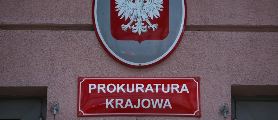 ​Są zarzuty dla biegłego sądowego pracującego przy sprawie śmierci ojca Zbigniewa Ziobry. Krakowska prokuratura postawiła Czesławowi Ch. zarzut oszustwa w wycenie kosztów ekspertyzy lekarskiej. To - zdaniem prokuratury - najdroższa ekspertyza w historii polskiego sądownictwa.