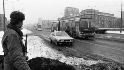 41 proc. Polaków uważa wprowadzenie stanu wojennego za słuszne 