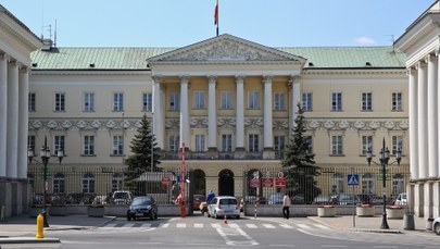 Afera reprywatyzacyjna: Prokuratura przyjrzy się postępowaniom wytoczonym ratuszowi w Warszawie