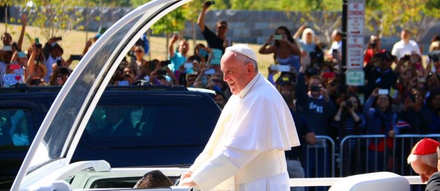 "Na świecie toczy się trzecia wojna światowa" - tych mocnych słów użył papież Franciszek w wywiadzie dla belgijskiego tygodnika "Tertio". Stwierdził też, że Europa potrzebuje liderów.