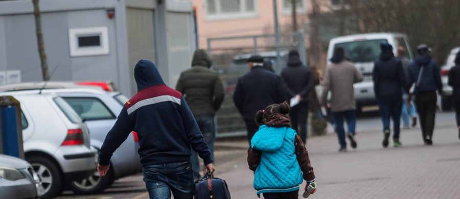 Organizacja Human Rights Watch (HRW) ogłosiła w piątek, że chorwacka policja zmusza wielu migrantów, aby wracali do Serbii, czyniąc to niekiedy przemocą i konfiskując ich bagaże; uniemożliwia im przy tym złożenie wniosku o azyl. Zagrzeb odrzuca oskarżenia.