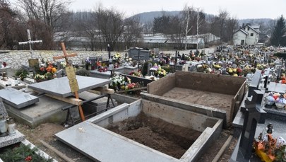 Seremet: Sekcje zwłok ofiar ze Smoleńska zostały przeprowadzone, ale niezbyt skrupulatnie