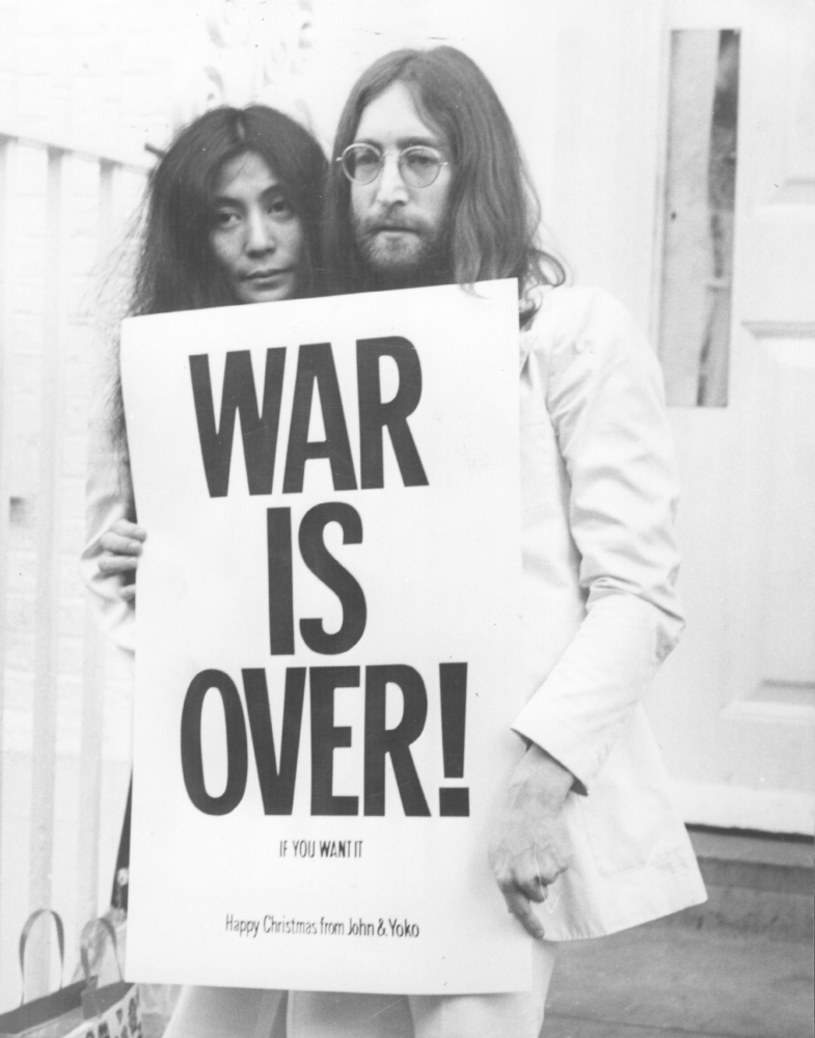 8 grudnia 1980 roku w Nowym Jorku zginął zastrzelony John Lennon. W 36. rocznicę śmierci wokalisty The Beatles mocny apel o ograniczenie dostępu do broni wystosowała wdowa po artyście - Yoko Ono.