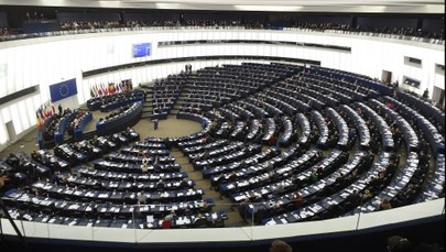 Polscy eurodeputowani zniesmaczeni wyborem 13 grudnia na dzień debaty dot. naszego kraju w PE