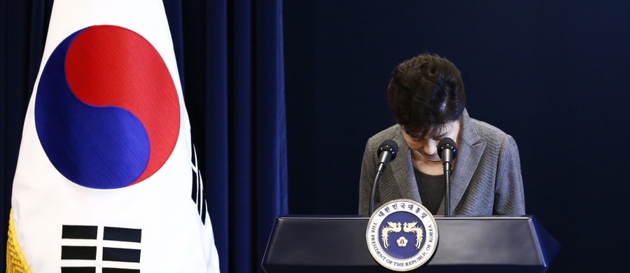 Parlament Korei Południowej opowiedział się za odsunięciem od władzy prezydent Park Geun Hie, oskarżanej o płatną protekcję. Szefowa państwa została zawieszona w obowiązkach do czasu orzeczenia Trybunału Konstytucyjnego, który ma na to 180 dni. 